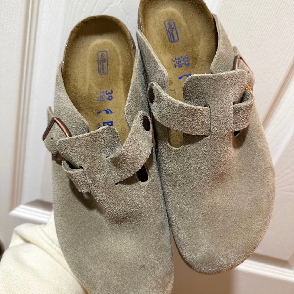HTF Birkenstock Taupe Clogs 39 (8) womens